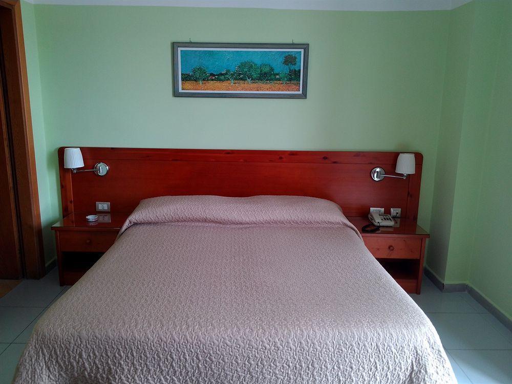 Albergo Del Pino Cercola Kültér fotó